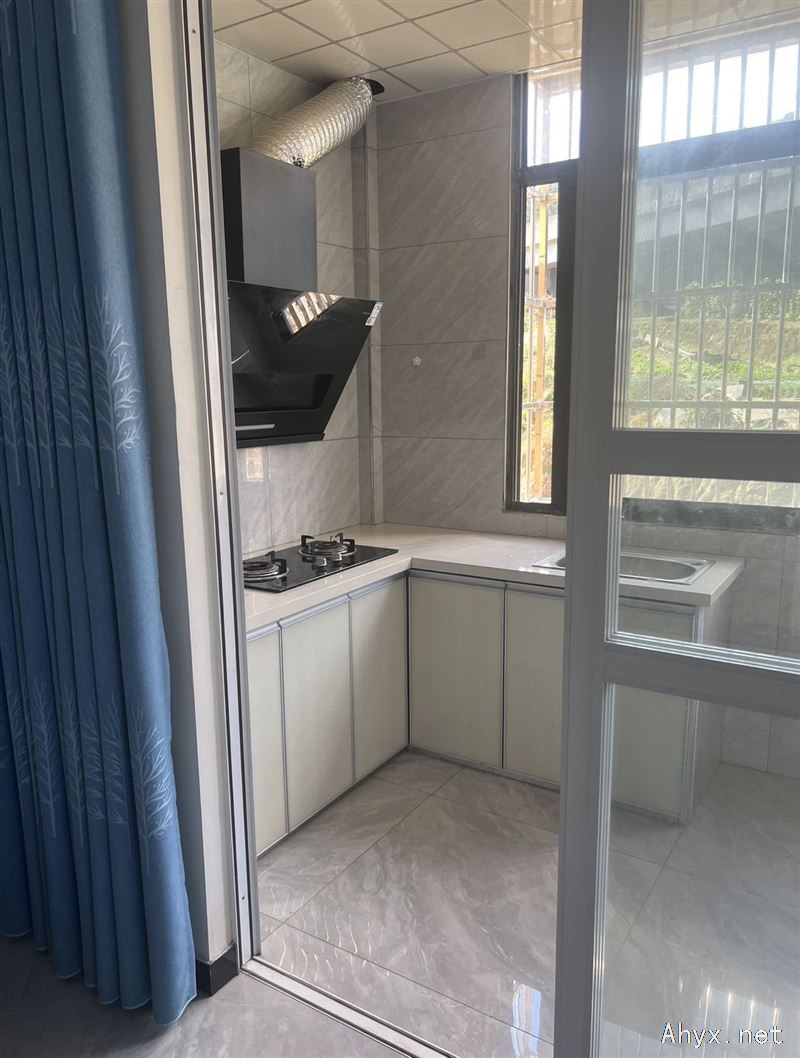 一室一厅一厨一卫出租