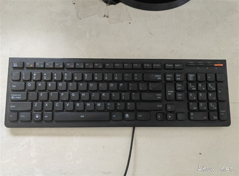 联想电脑主机，键盘，鼠标，显示器