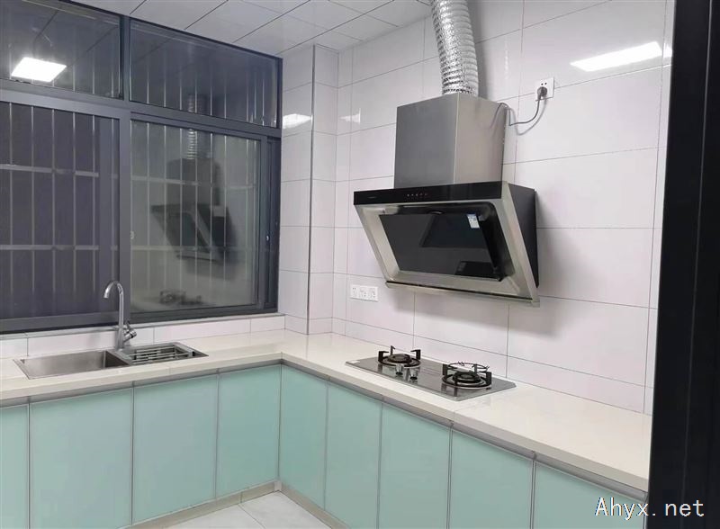 新车站附近两室一厅房屋出租