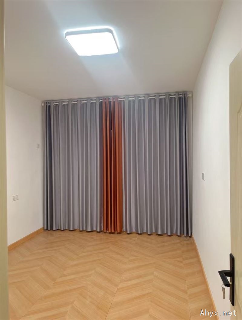 房屋出租🏠 位于十字街工商银行大院里二楼一套两室一厅一厨一卫，交通便利，城小天中学区