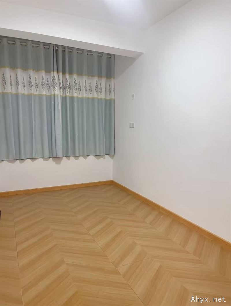 房屋出租🏠 位于十字街工商银行大院里二楼一套两室一厅一厨一卫,交通便利,城小天中学区