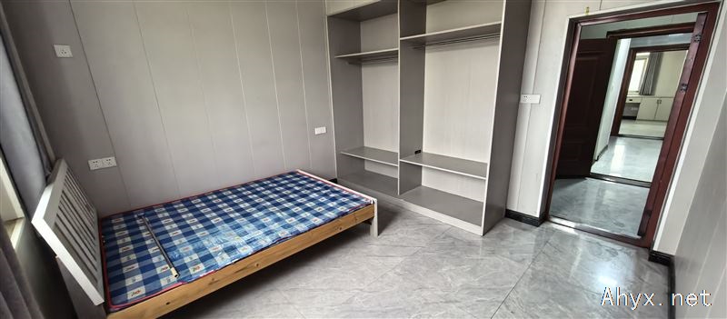 温泉新街两居室出租