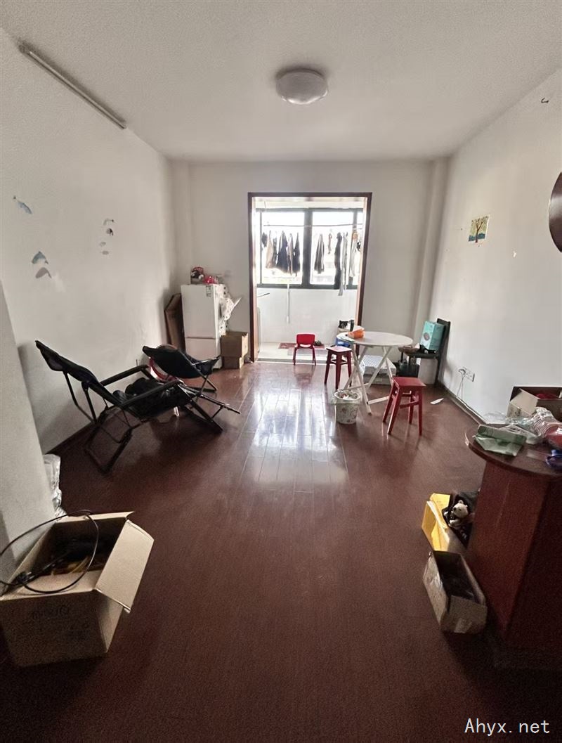 岳西县山货大市场四组团3号楼1单元 ,三室两厅房屋出租