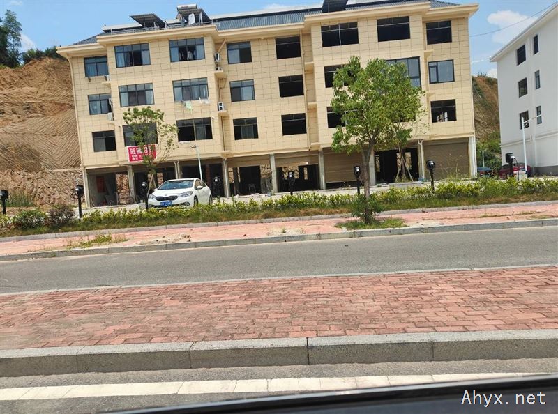 【房屋出租】新岳中附近，两室一厅，领包入住，设施齐全，可以提前看房